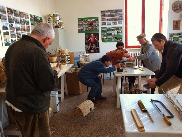 cittadini solidali in laboratorio.jpg